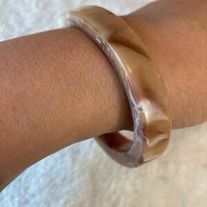 Vintage‎ Marbled Plastic Oval Shaped Bangle Bracelet